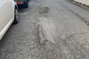 Vecinos de Jinámar imploran el rebacheo de la calle Santa Teresa de Jesús/TA.